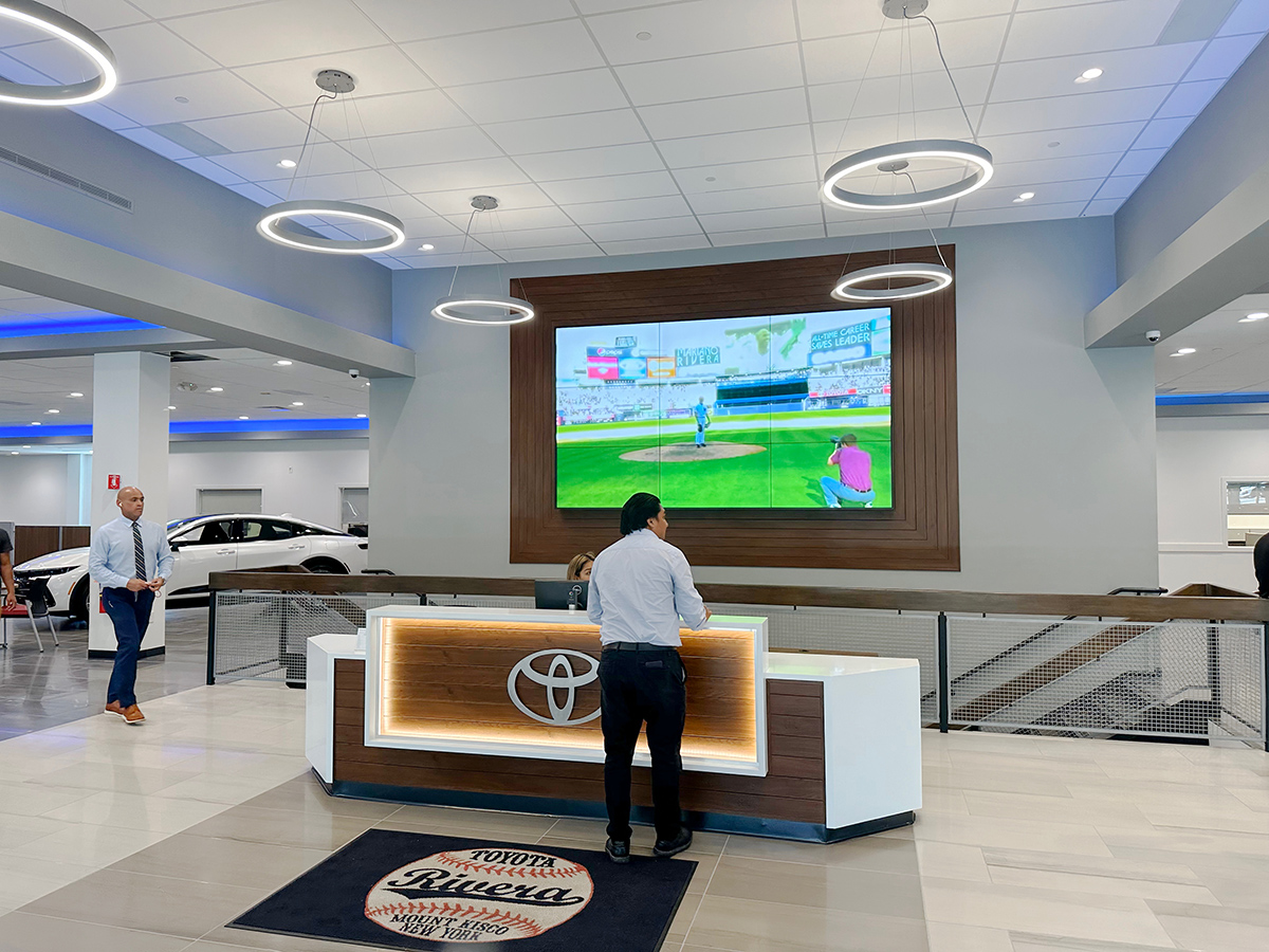 TechoLED Halo Direct/Indirect Series pendant round LED luminaires in Toyota office