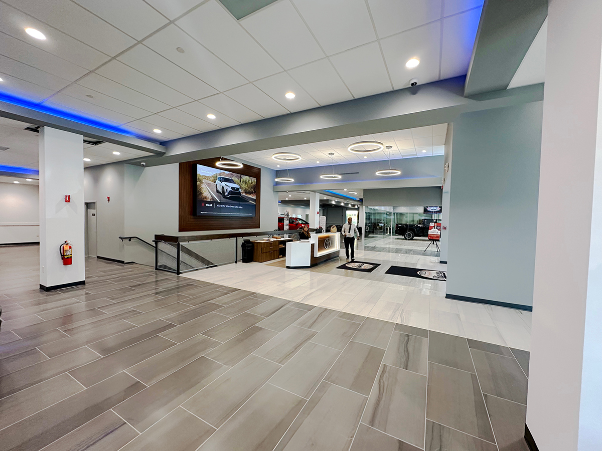 TechoLED Halo Direct/Indirect Series pendant round LED luminaires in Toyota office